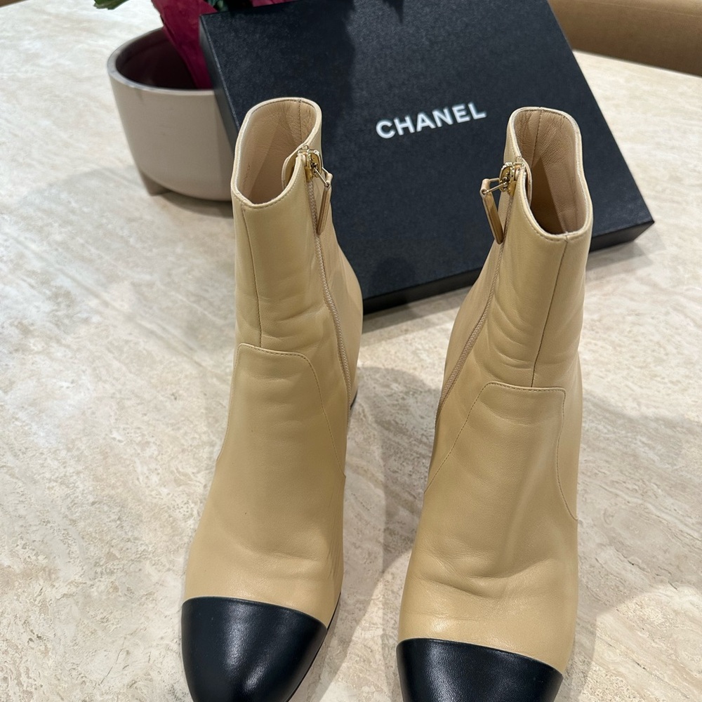 Chanel Women's Tan and Black Ankle Boots
